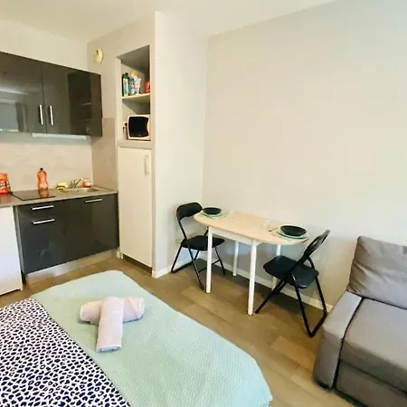 Mon Paisible Rez De Chausse Wifi Parking Un-sejour-a-part 아파트