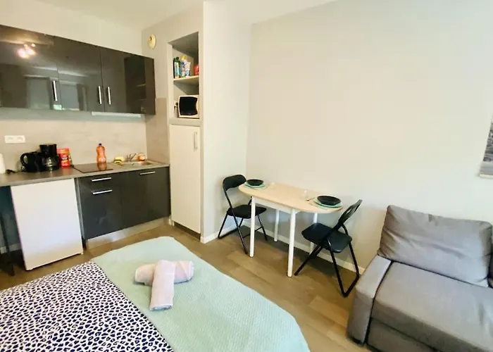 Mon Paisible Rez De Chausse Wifi Parking Un-sejour-a-part 아파트